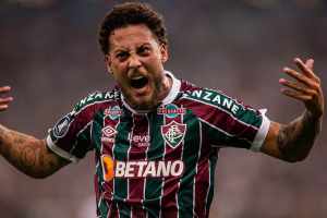 Guga lamenta bola na trave contra o Boca, mas brinca: “Tinha que ser sofrido, né?”