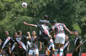Autor de gol da vitória sobre o Vasco no sub-17, atacante do Flu avalia o clássico