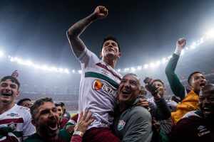 Pesquisa aponta que brasileiros, em sua maioria, torcerão pelo Flu na final da Libertadores
