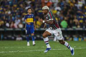 “Minha história no Fluminense não acabou”, declara John Kennedy