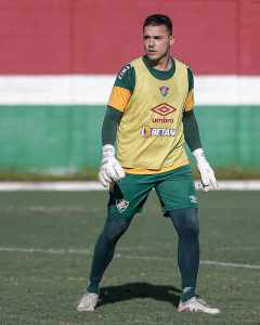 Goleiro com passagem recente pelo Fluminense, Felipe Alves é anunciado por clube da Série D