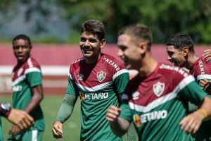 Atacante João Neto é anunciado por novo clube