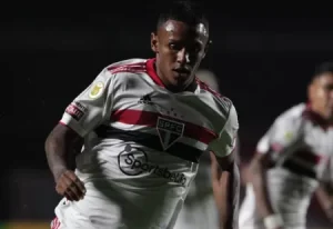 Clube preferiu emprestar jovem ao Flu, influenciado por má reputação financeira do Corinthians