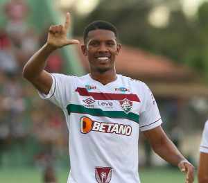 Interessado em Lelê, Ceará ainda precisa se acertar com o Fluminense, diz veículo cearense