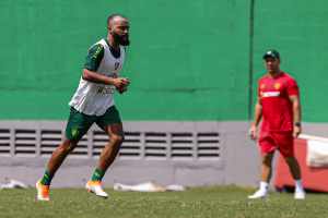 Lateral titular do Fluminense atuou apenas uma vez na temporada e não jogou o Carioca; Entenda