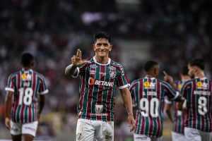 Maior artilheiro estrangeiro: Cano levou só quatro anos para bater marca de Guerrero em onze