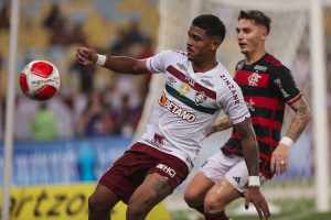 Em redes sociais do Fluminense, internautas reagem a afastamento de quarteto