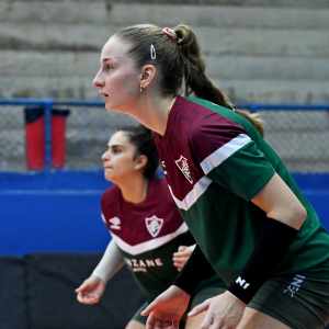 Craque sérvia volta a treinar no Fluminense e jogará playoffs da Superliga de vôlei