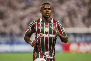 Atacante do Fluminense está em lista de reforços de clube turco treinado por Alex, diz site