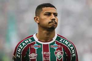 Fluminense leva quatro jogadores pendurados para enfrentar o Internacional