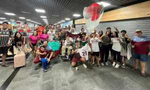 Após repercussão negativa, Flu convida crianças que estavam no aeroporto para entrarem em campo