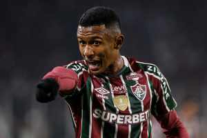 Portal: Volta de Samuel Xavier deve fazer Marquinhos retornar à posição original