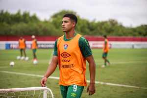 Kauã Elias antecipa volta das férias e revela o motivo: “Estava ansioso já para voltar cá”
