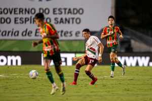 Felipe Andrade, do Fluminense, celebra chance como titular na última quarta