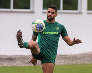 Renato Augusto abriu mão dos salários que tinha direito no Fluminense
