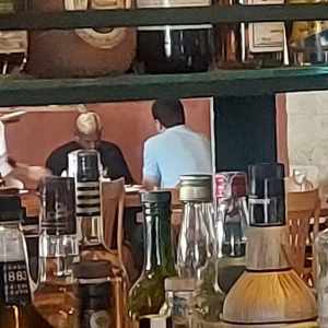 Como pai e filho: Imagem de almoço entre Diniz e John Kennedy é divulgada nas redes