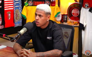 Hoje no rival, Matheus Martins revela gratidão ao Flu: “Graças a Deus eles continuaram na Série A”