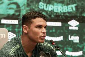 Thiago Silva revela muita cobrança de Mano durante a semana: “Não passa a mão na cabeça”