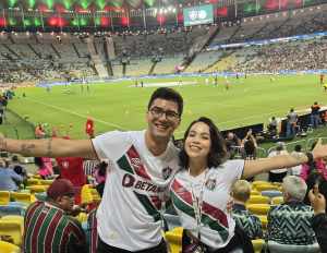 Casal conta como ganhou ingressos do presidente do Fluminense