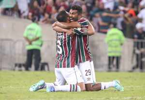 Em quinze jogos no Brasileiro, Mano já usou oito duplas de zaga no Flu; Veja os números