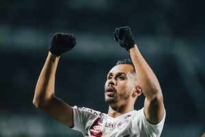 Lima completa 100 jogos pelo Flu e se junta a 11 nomes do elenco; Confira