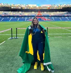 Fluminense homenageia gerente do futebol feminino, pelas Olimpíadas