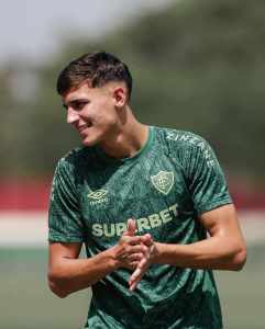 Com moral! Meia do Fluminense aparece em postagem da Seleção Uruguaia