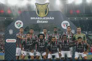 Clubes da LFU negociam redução do acordo de TV com investidor, diz colunista