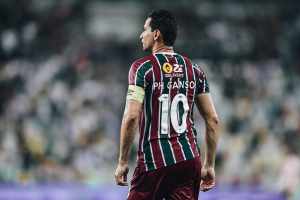 “Ele me fez chorar em 2011”, conta atacante do Fluminense sobre Ganso