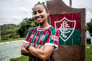 Meia do Fluminense, Verônica celebra retorno aos gramados