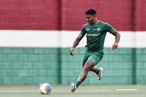 Clube mexicano está em negociações avançadas por John Kennedy, do Fluminense, crava jornalista