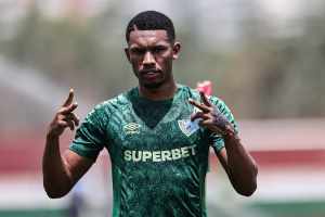 Fluminense receberá valor à vista pelo empréstimo de Lelê ao Japão