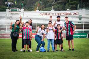 Movimento Autistas Flu visita sede de Laranjeiras e museu do clube na sede histórica