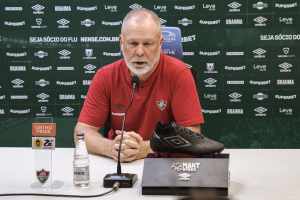 Mano reconhece peso da pressão por resultados nas atuações do Fluminense