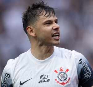 Fluminense tem interesse em atacante do Corinthians, diz jornalista