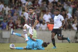 Com o Fluminense de olho, 32ª rodada do Brasileirão segue nesta terça