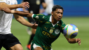 Repórter diz que atleta comentado no Fluminense aceitou oferta de clube brasileiro