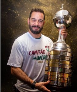 Fisioterapeuta aceita proposta do Flamengo e deixa o Fluminense, diz repórter