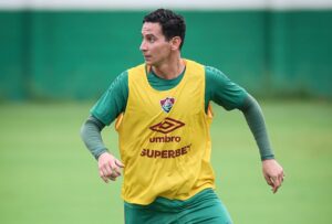 Meia tem chance de ser relacionado para Fluminense x Bragantino; Veja possível escalação