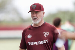 Repórter revela base do time principal do Fluminense que vem treinando no CT
