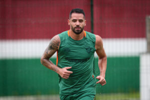Treinador tricolor revela conversa com Renato Augusto e praticamente confirma aposentadoria do meia