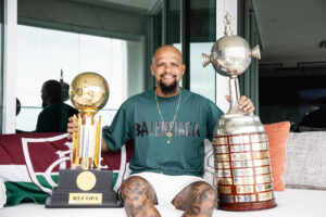 Ex-Fluminense, Felipe Melo anuncia o fim da carreira