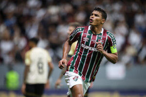 Thiago Silva supera Leandro Euzébio e se torna o 5º zagueiro com mais gols na história do Fluminense