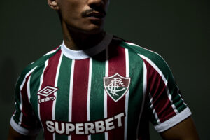Em redes sociais, tricolores reagem à nova camisa do Fluminense