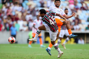 Fluminense pode ter mais uma baixa no meio-campo contra o Voltaço