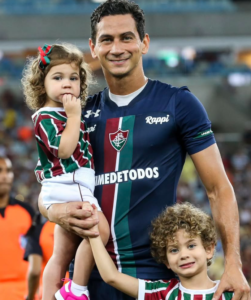 Fluminense celebra seis anos da estreia do ídolo Ganso pelo clube