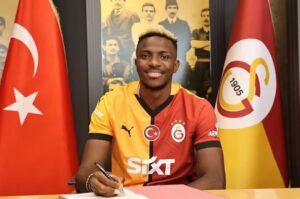 Napoli está preocupado com Victor Osimhen, revela diretor
