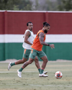Adversário na França, Otávio celebra parceria com Thiago Silva no Fluminense