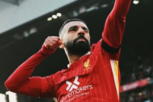 Salah iguala número histórico de Agüero na Premier League