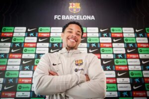 Vitor Roque trocará futebol europeu por time brasileiro